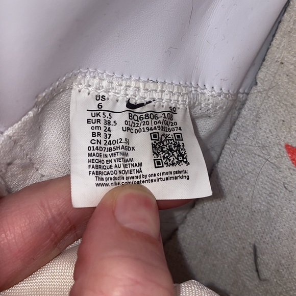 Retro Nike shoes - Picture 5 of 6